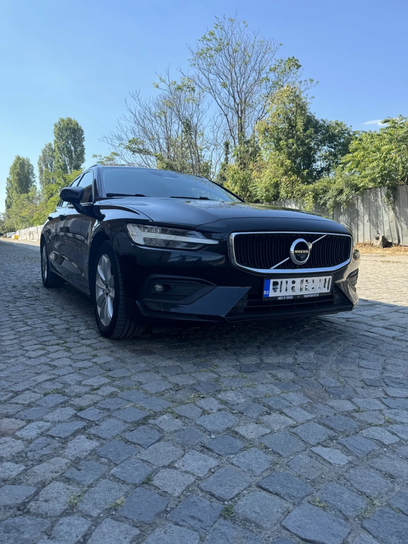 Volvo V60 D4 Momentum Pro, снимка 1 - Автомобили и джипове - 48745729