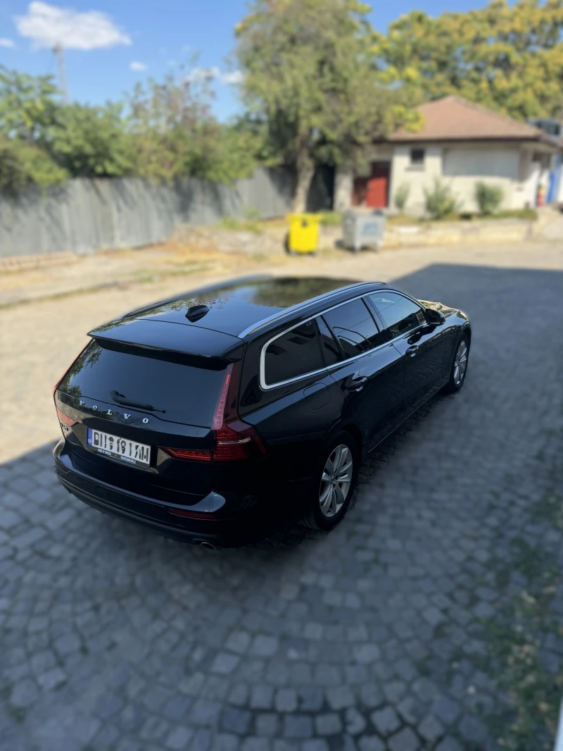 Volvo V60 D4 Momentum Pro, снимка 3 - Автомобили и джипове - 48745729