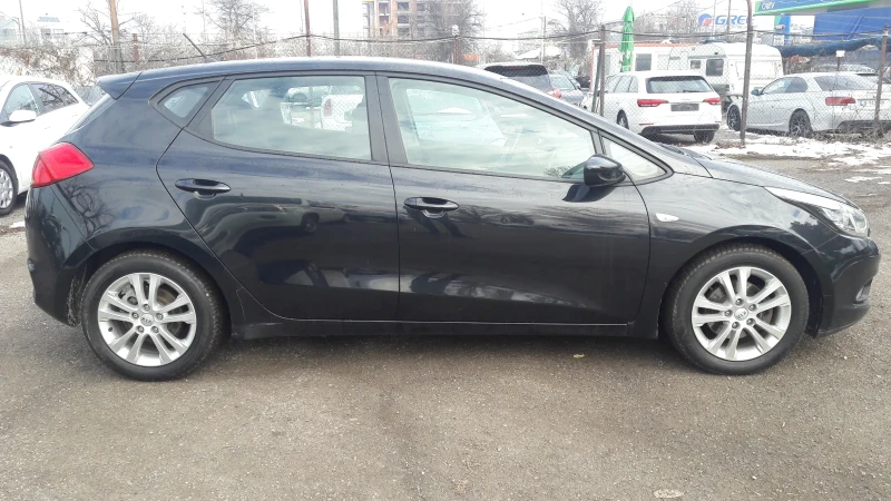 Kia Ceed 1.4i, снимка 4 - Автомобили и джипове - 48781178