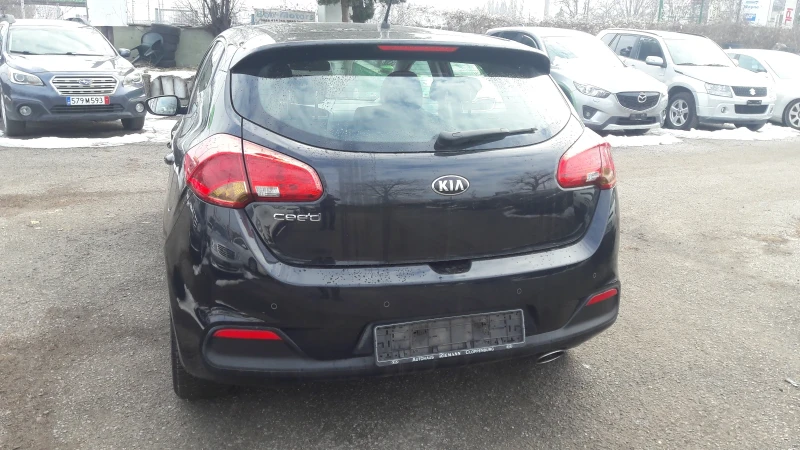 Kia Ceed 1.4i, снимка 8 - Автомобили и джипове - 48781178