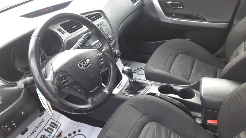 Kia Ceed 1.4i, снимка 12 - Автомобили и джипове - 48781178