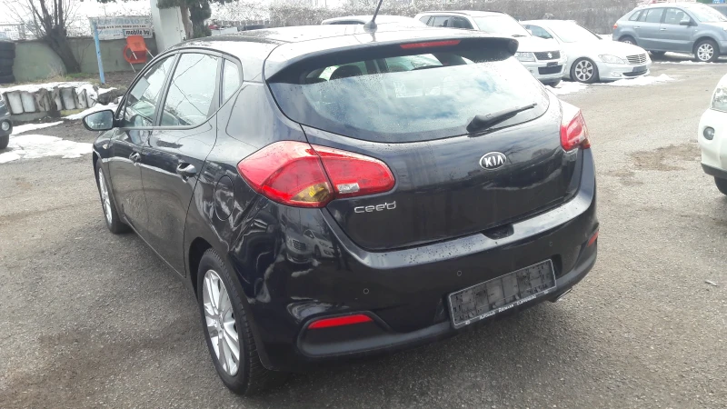 Kia Ceed 1.4i, снимка 9 - Автомобили и джипове - 48781178