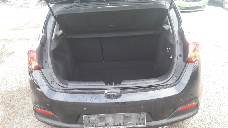 Kia Ceed 1.4i, снимка 11 - Автомобили и джипове - 48781178