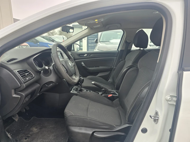 Renault Megane 1.5 dCi, снимка 6 - Автомобили и джипове - 48878254