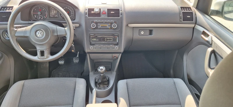 VW Touran ПЕРФЕКТНА!!!, снимка 11 - Автомобили и джипове - 51653758
