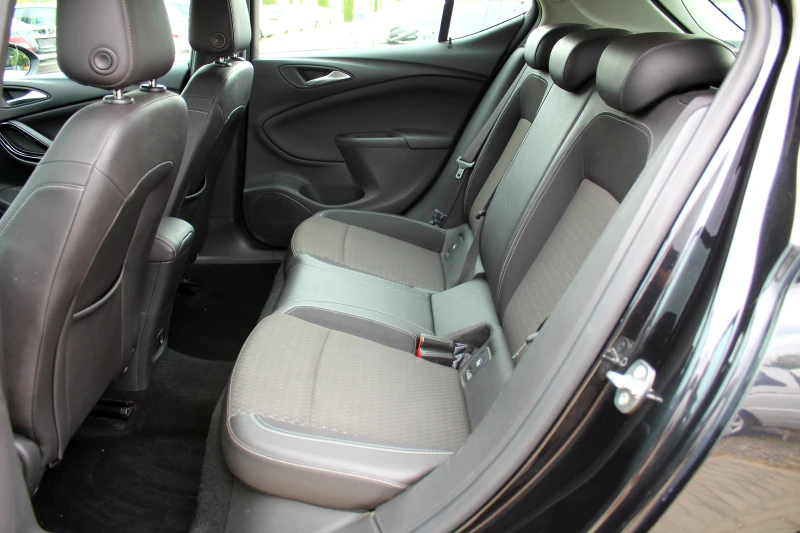 Opel Astra 1.6 CDTi EURO6B/ЛИЗИНГ, снимка 15 - Автомобили и джипове - 51839467