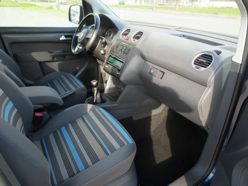 VW Caddy 2.0 TDI , снимка 13 - Автомобили и джипове - 52917034