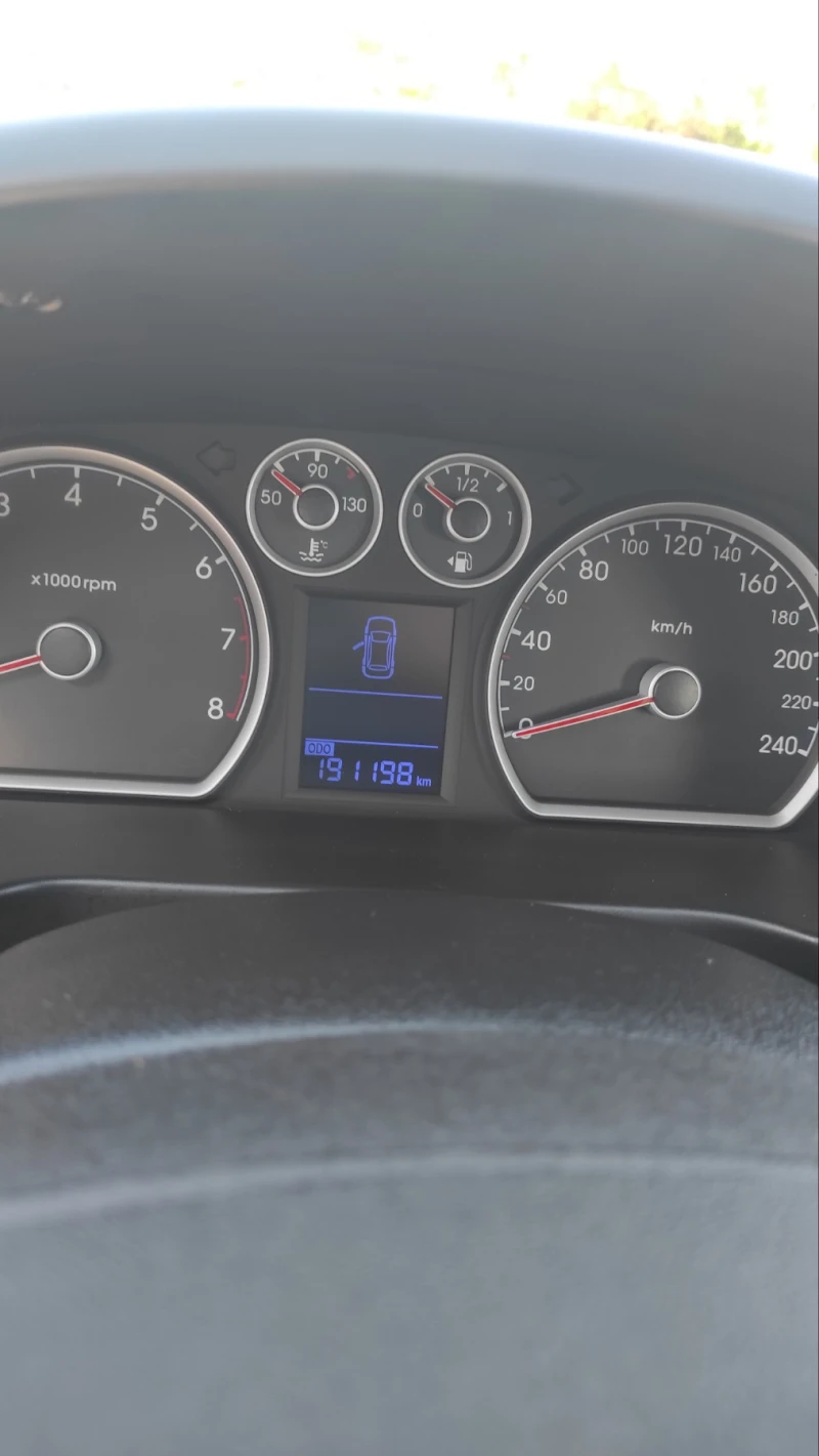 Hyundai I30 CW 1.4 газ, снимка 11 - Автомобили и джипове - 52996298