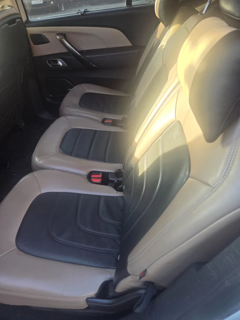 Citroen Grand C4 Picasso, снимка 12 - Автомобили и джипове - 53262145