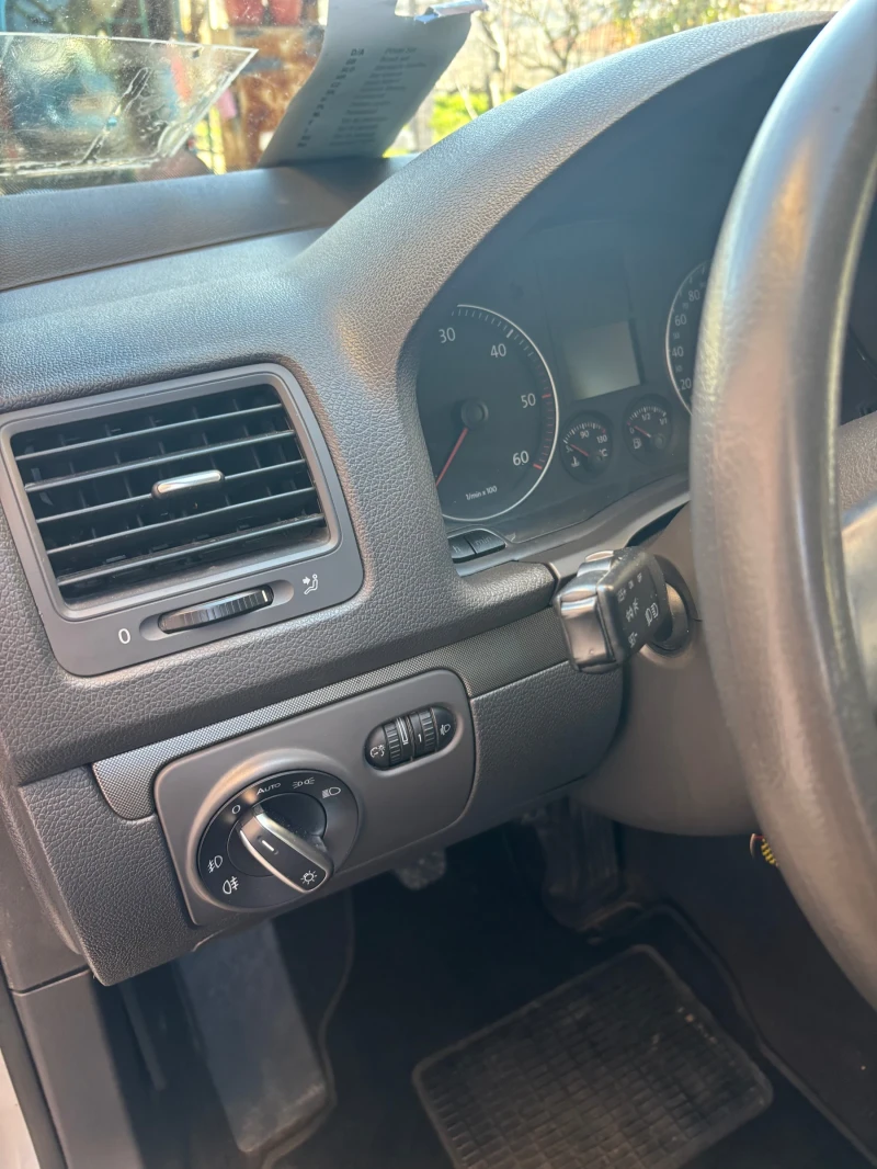 VW Golf 1.9, снимка 13 - Автомобили и джипове - 53458573