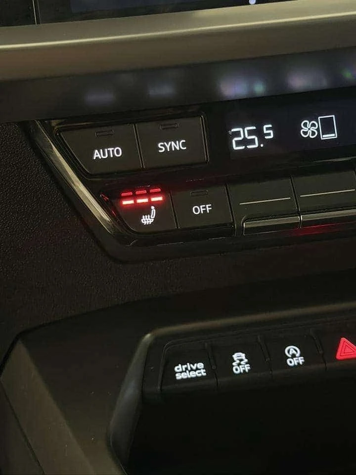 Audi A3 * quattro Premium * CARFAX * ЦЕНА ДО БГ, снимка 17 - Автомобили и джипове - 54454092