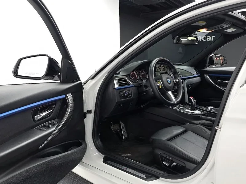 BMW 320 i - САМО 30% АВАНС, снимка 10 - Автомобили и джипове - 56304454