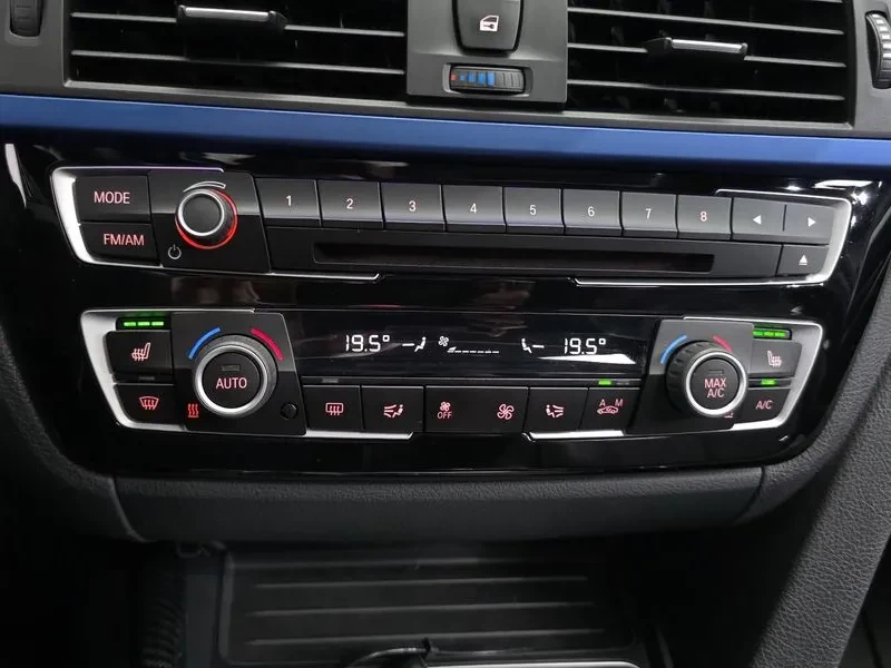 BMW 320 i - САМО 30% АВАНС, снимка 16 - Автомобили и джипове - 56304454