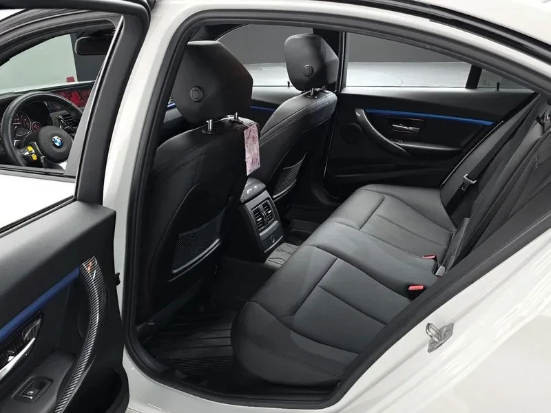 BMW 320 i - САМО 30% АВАНС, снимка 12 - Автомобили и джипове - 56304454
