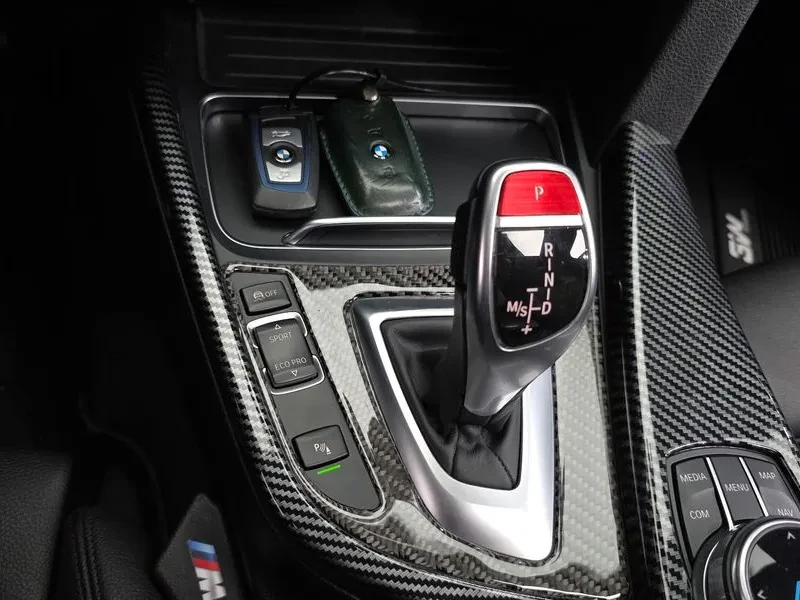 BMW 320 i - САМО 30% АВАНС, снимка 9 - Автомобили и джипове - 56304454