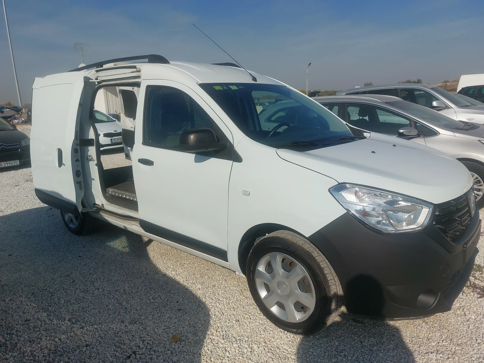 Dacia Dokker 1.6АГУ - изображение 5