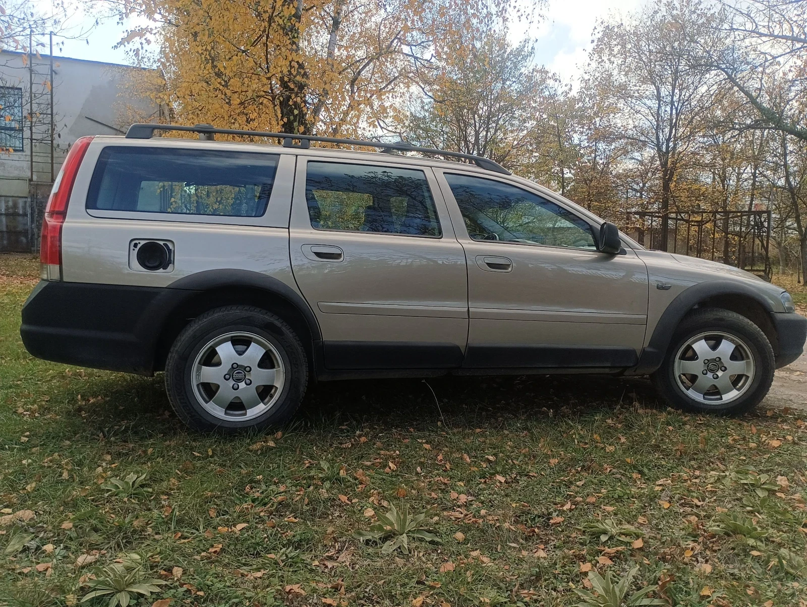 Volvo Xc70 Cross Country 2.4 D5 - изображение 2