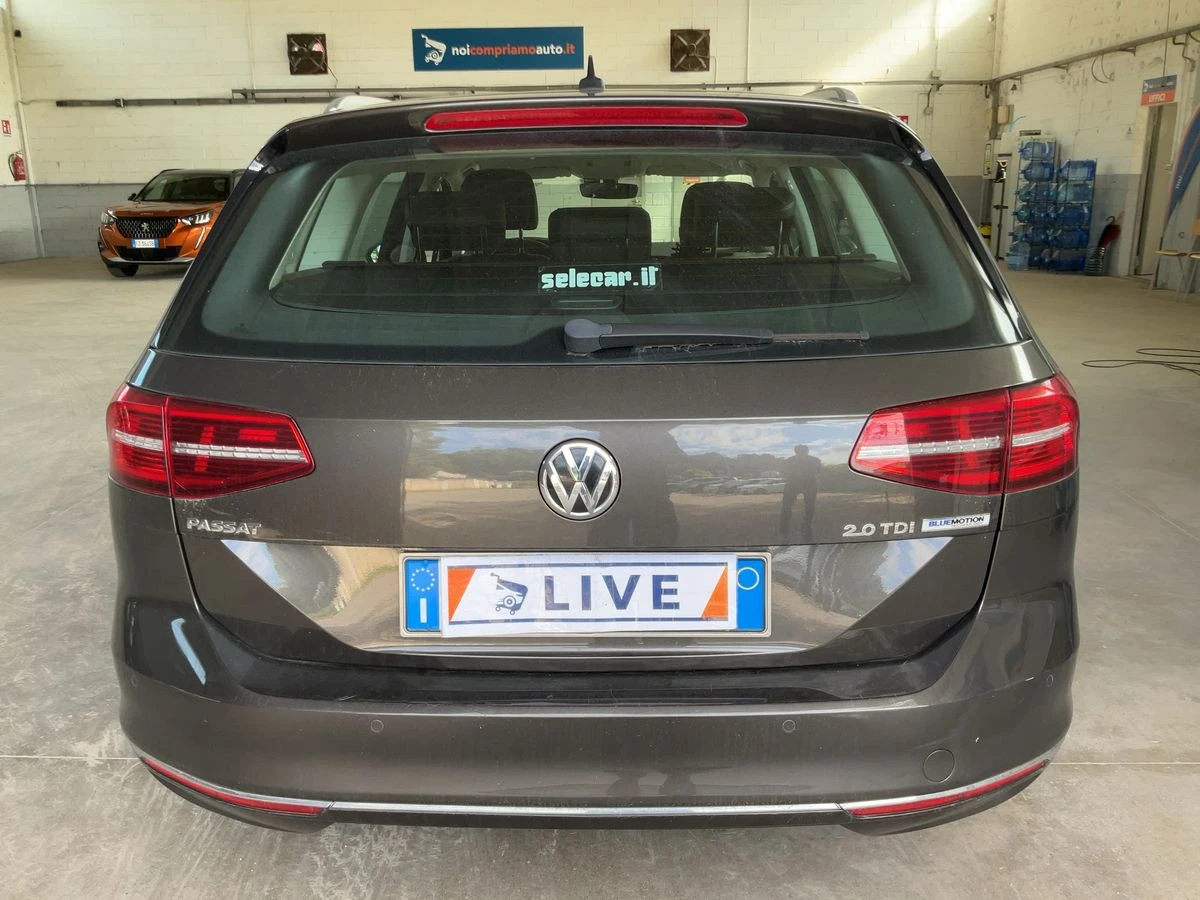 VW Passat 2.0 TDI Executive BluMotionTech - изображение 5