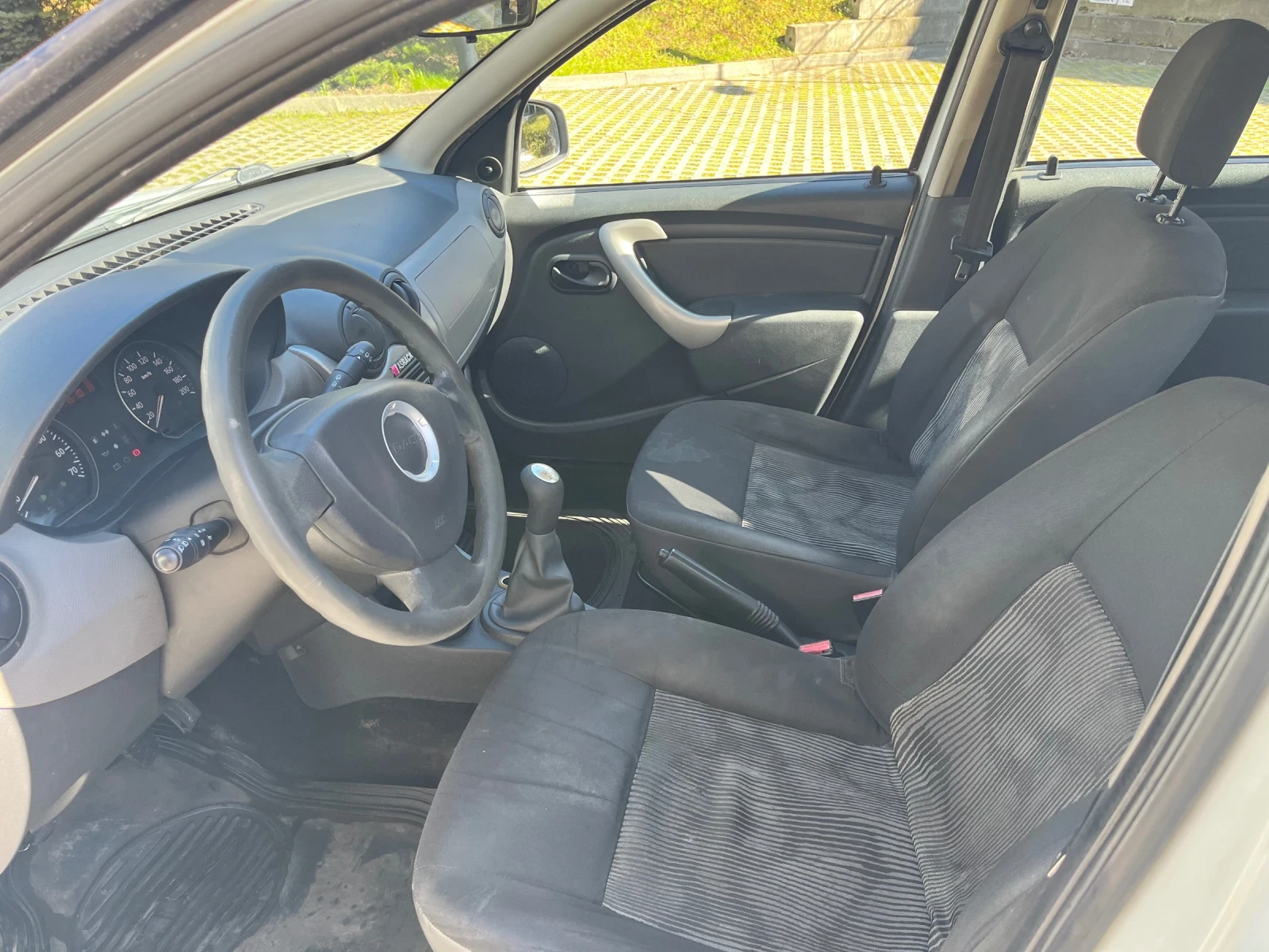 Dacia Sandero, снимка 10 - Автомобили и джипове - 54143335