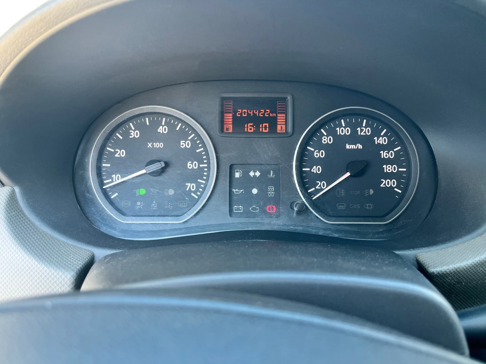 Dacia Sandero, снимка 8 - Автомобили и джипове - 54143335