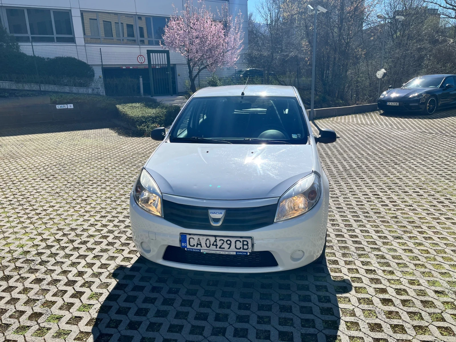 Dacia Sandero, снимка 2 - Автомобили и джипове - 54143335