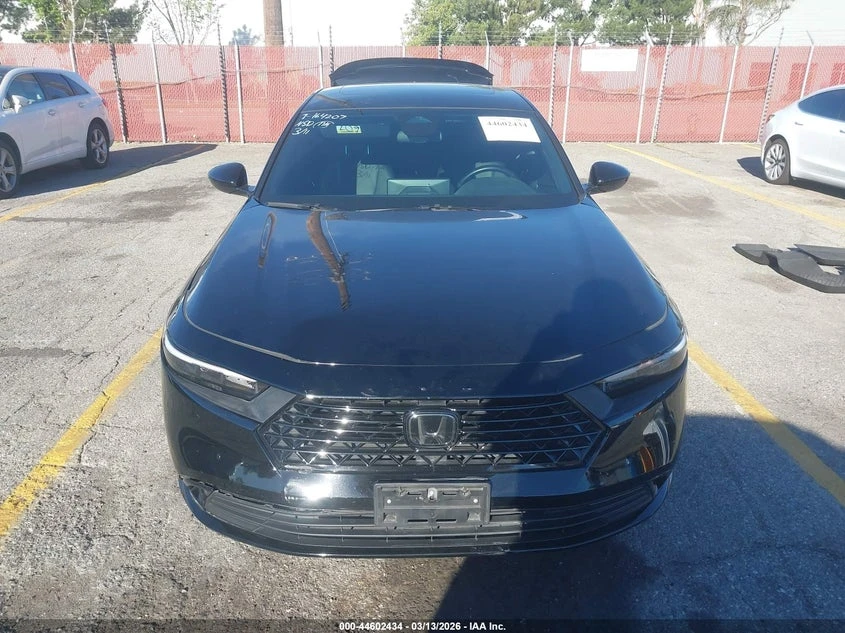 Honda Accord HYBRID Sport-L * КРАЙНА ЦЕНА* CARFAX, снимка 13 - Автомобили и джипове - 54491159