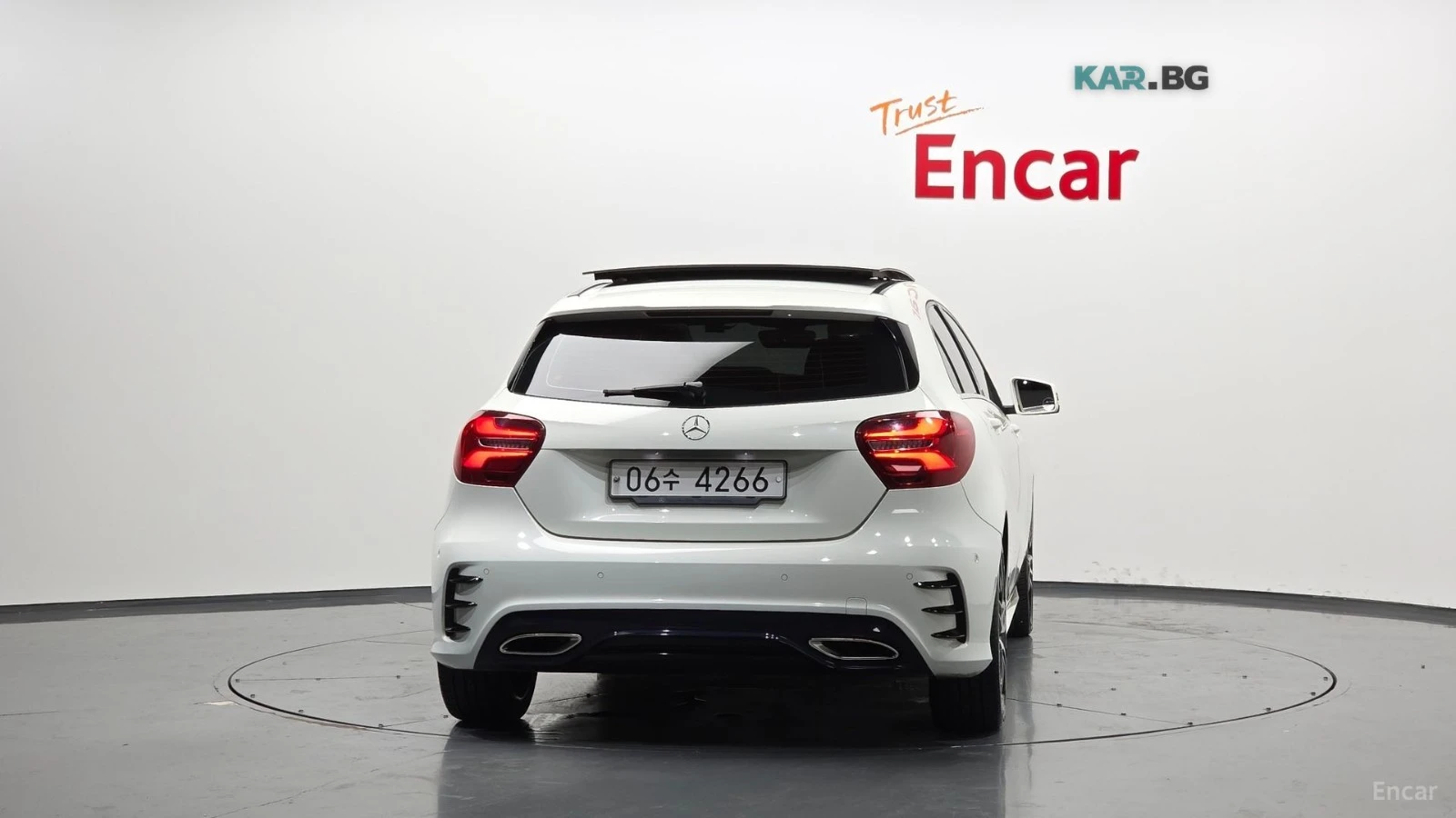 Mercedes-Benz A 200 * AMG* CAMERA* KEYLESS* ПОДГРЕВ* , снимка 4 - Автомобили и джипове - 55062420