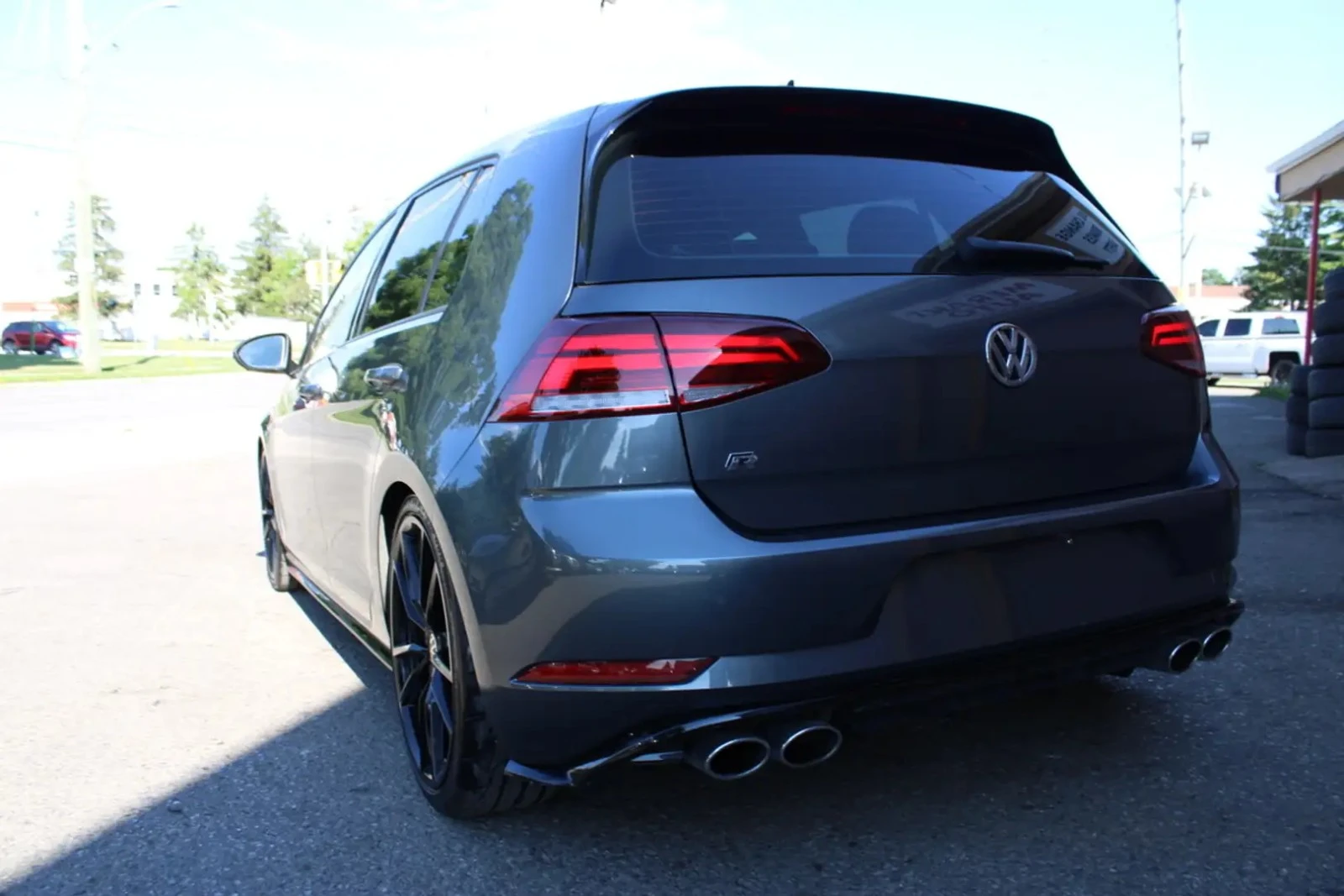 VW Golf R DSG ЦЕНА ДО БЪЛГАРИЯ РЕГИСТРАЦИЯ & АВТОКРЕДИТ, снимка 3 - Автомобили и джипове - 55264223