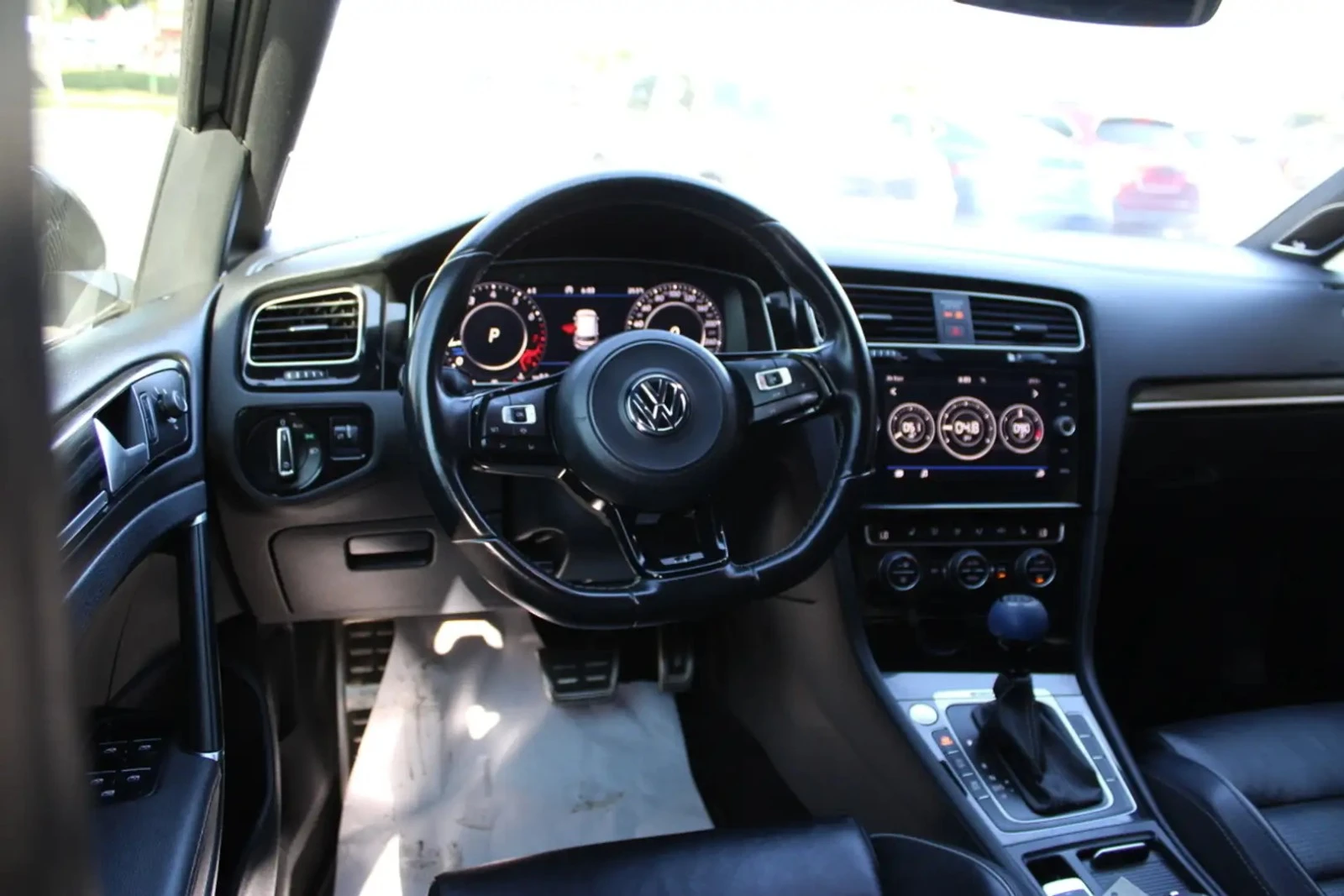 VW Golf R DSG ЦЕНА ДО БЪЛГАРИЯ РЕГИСТРАЦИЯ & АВТОКРЕДИТ, снимка 11 - Автомобили и джипове - 55264223