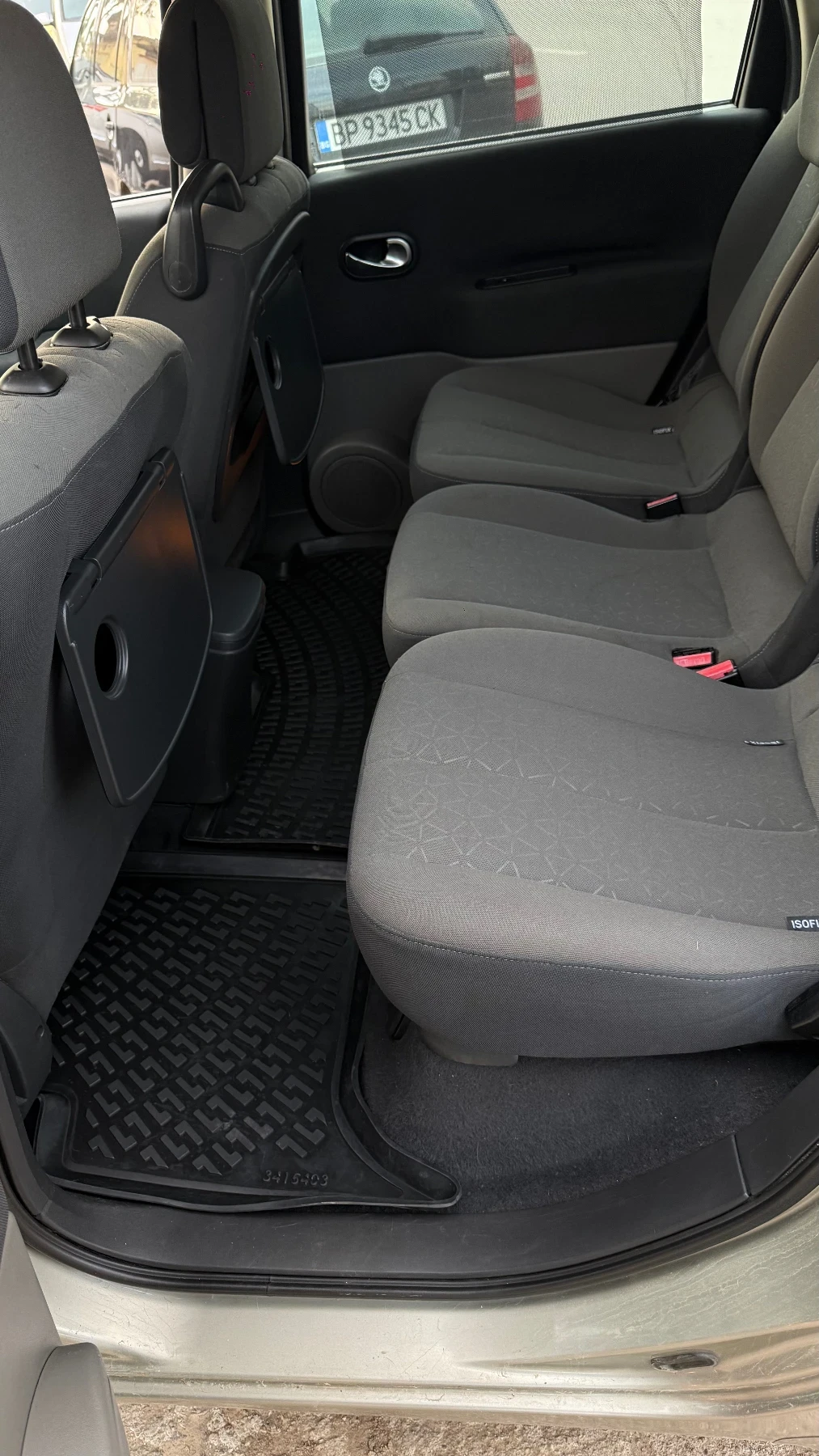 Renault Scenic 1.9DCI, снимка 9 - Автомобили и джипове - 55365374