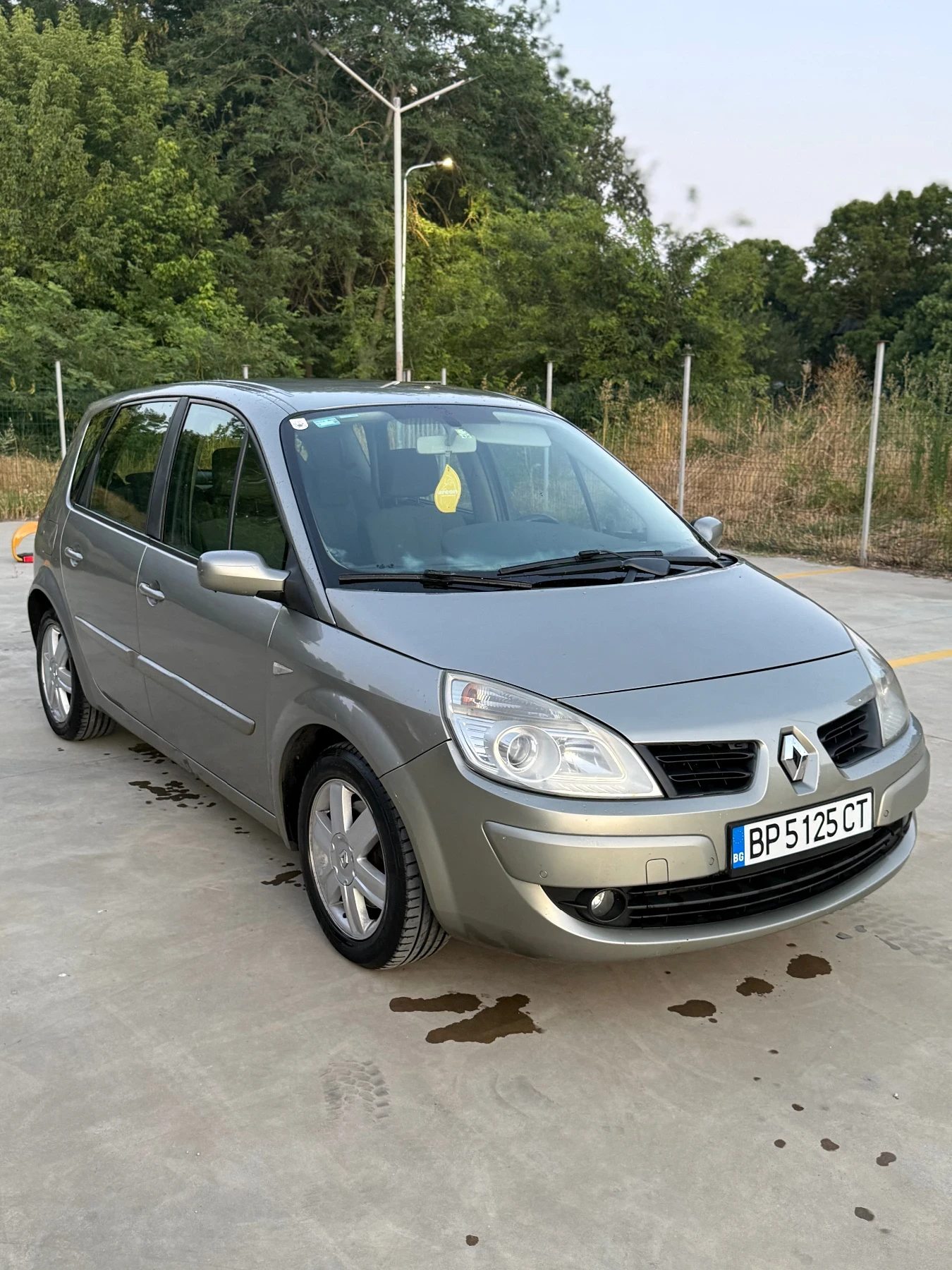 Renault Scenic 1.9DCI, снимка 3 - Автомобили и джипове - 55365374