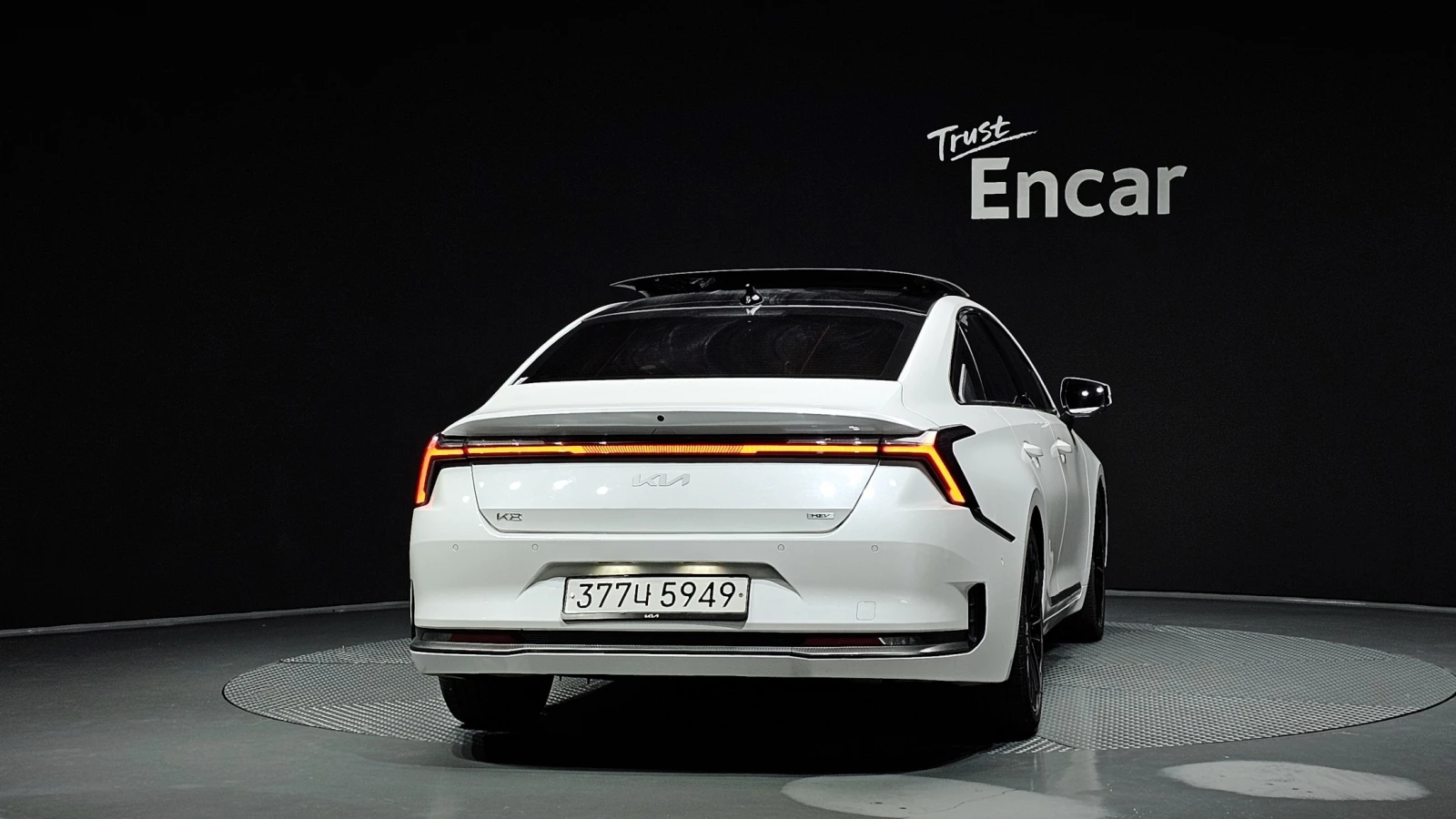 Kia K8 Hybrid Signature, снимка 3 - Автомобили и джипове - 55530321