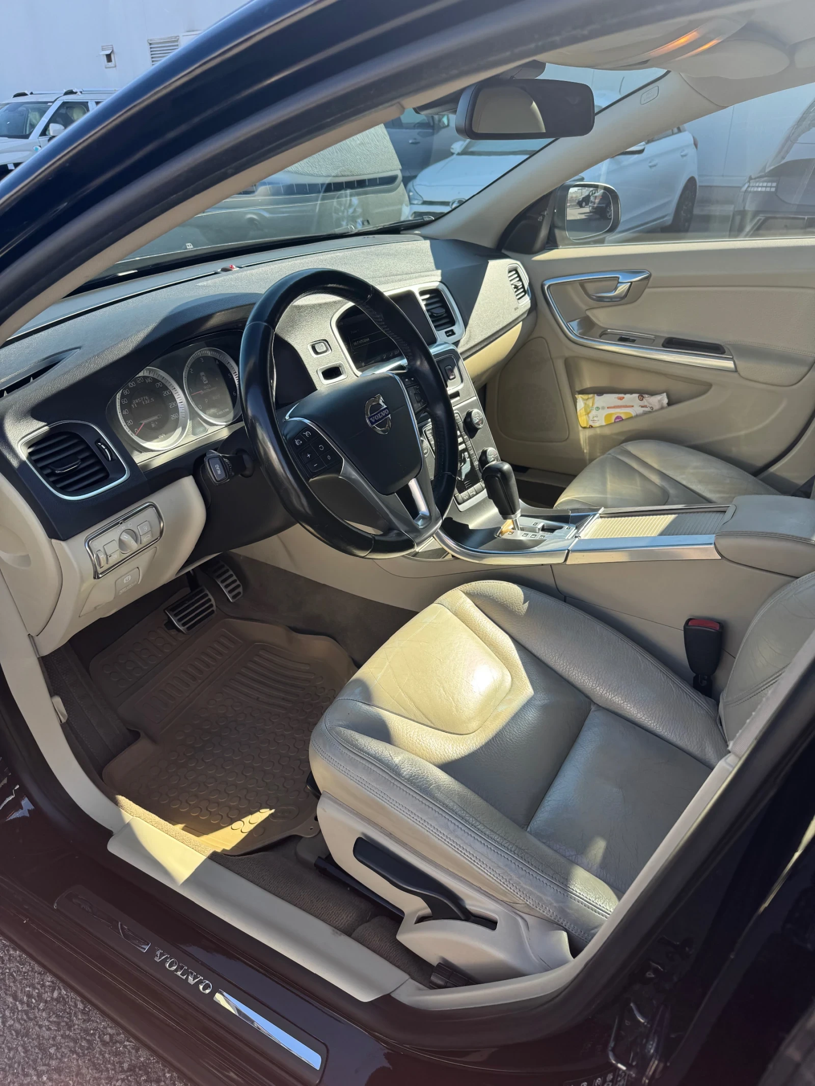 Volvo S60, снимка 14 - Автомобили и джипове - 56110498