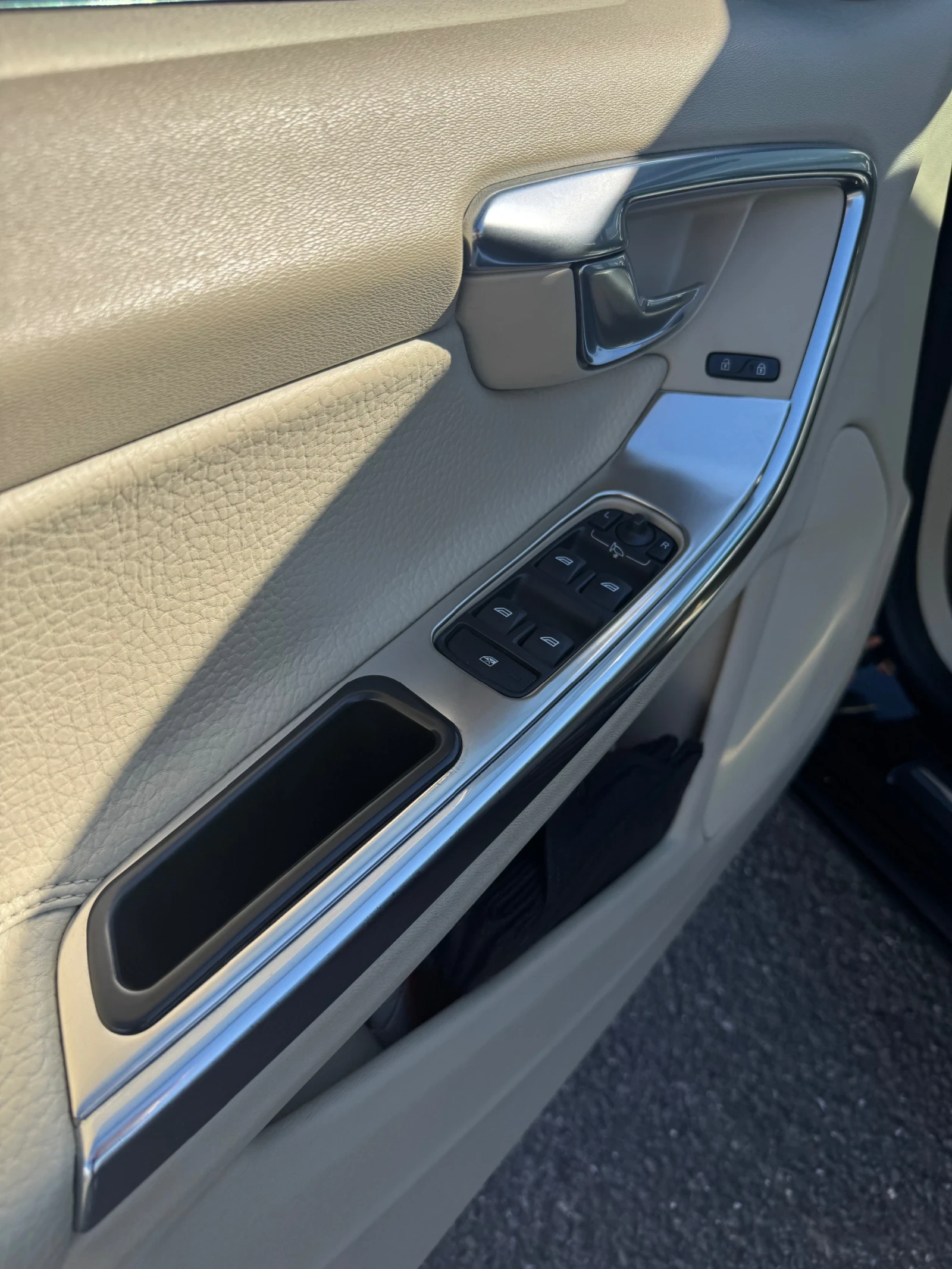 Volvo S60, снимка 8 - Автомобили и джипове - 56110498