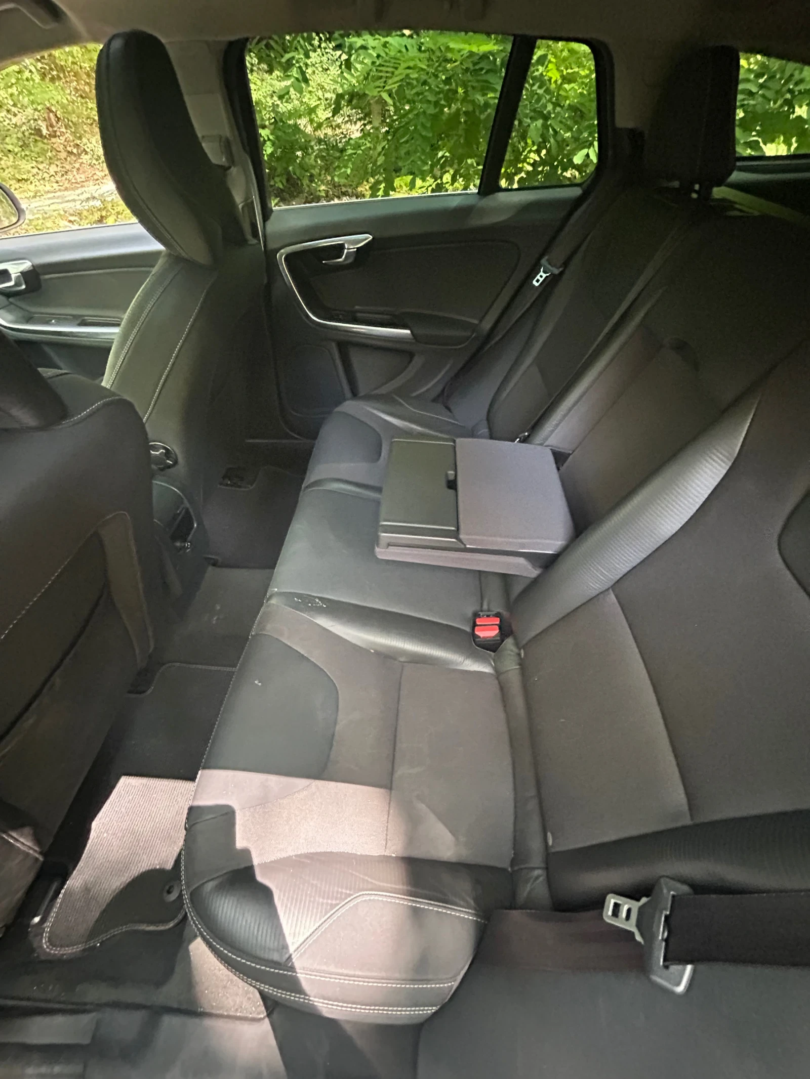 Volvo V60 R disain, снимка 8 - Автомобили и джипове - 55702524