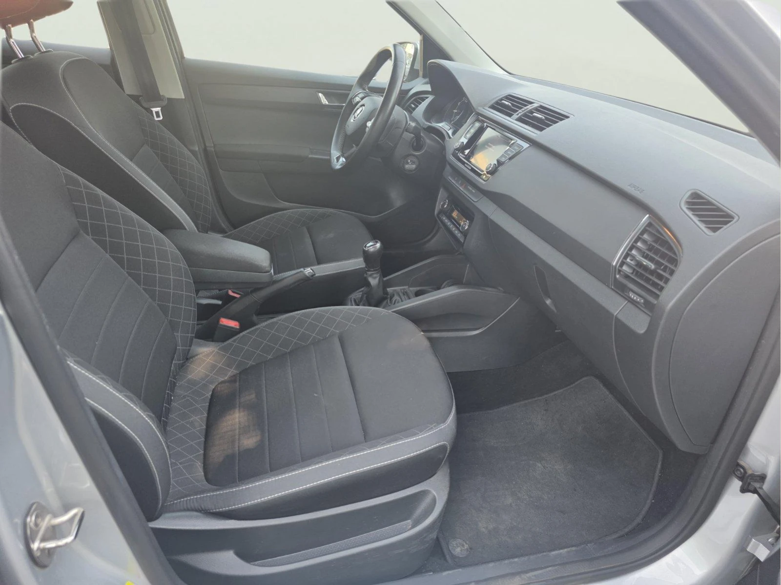 Skoda Fabia 1.0 TSI, снимка 9 - Автомобили и джипове - 55994840