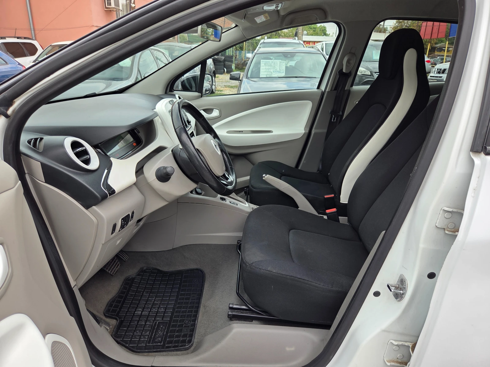 Renault Zoe 22Kwh. СОБСТВЕНА БАТЕРИЯ, снимка 10 - Автомобили и джипове - 56161855