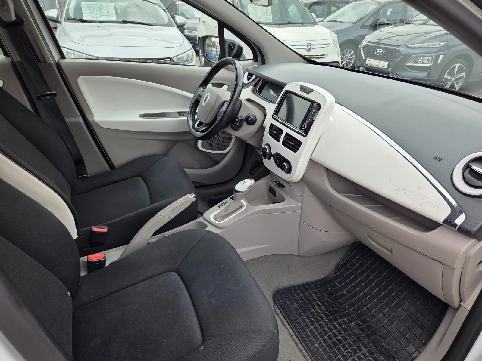 Renault Zoe 22Kwh. СОБСТВЕНА БАТЕРИЯ, снимка 14 - Автомобили и джипове - 56161855