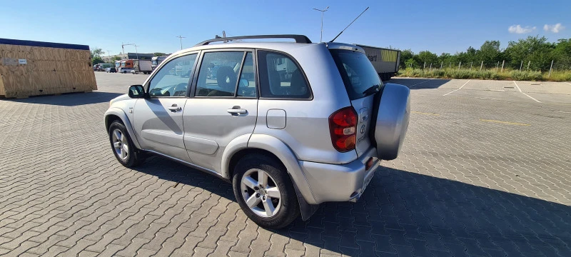 Toyota Rav4 2.0 150Hp Facelift, снимка 5 - Автомобили и джипове - 47164169