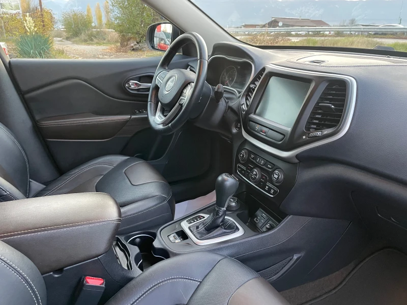 Jeep Cherokee 2.2TDI-200-NAVI-KAMERA-FULL-ITALIA, снимка 4 - Автомобили и джипове - 48033764