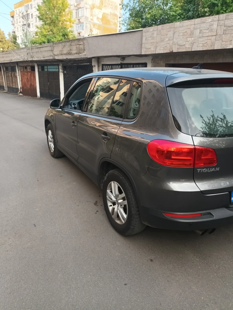 VW Tiguan, снимка 2 - Автомобили и джипове - 48083720