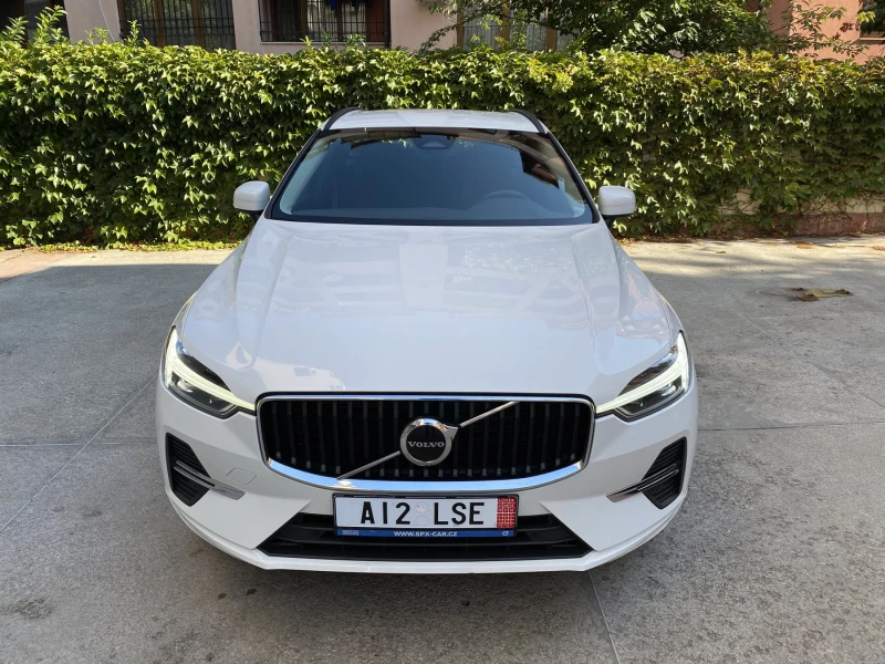 Volvo XC60  B4 / AWD / Momentum Pro / Auto, снимка 8 - Автомобили и джипове - 51750174