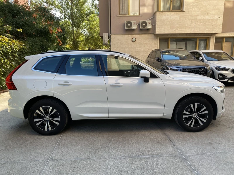 Volvo XC60  B4 / AWD / Momentum Pro / Auto, снимка 2 - Автомобили и джипове - 51750174