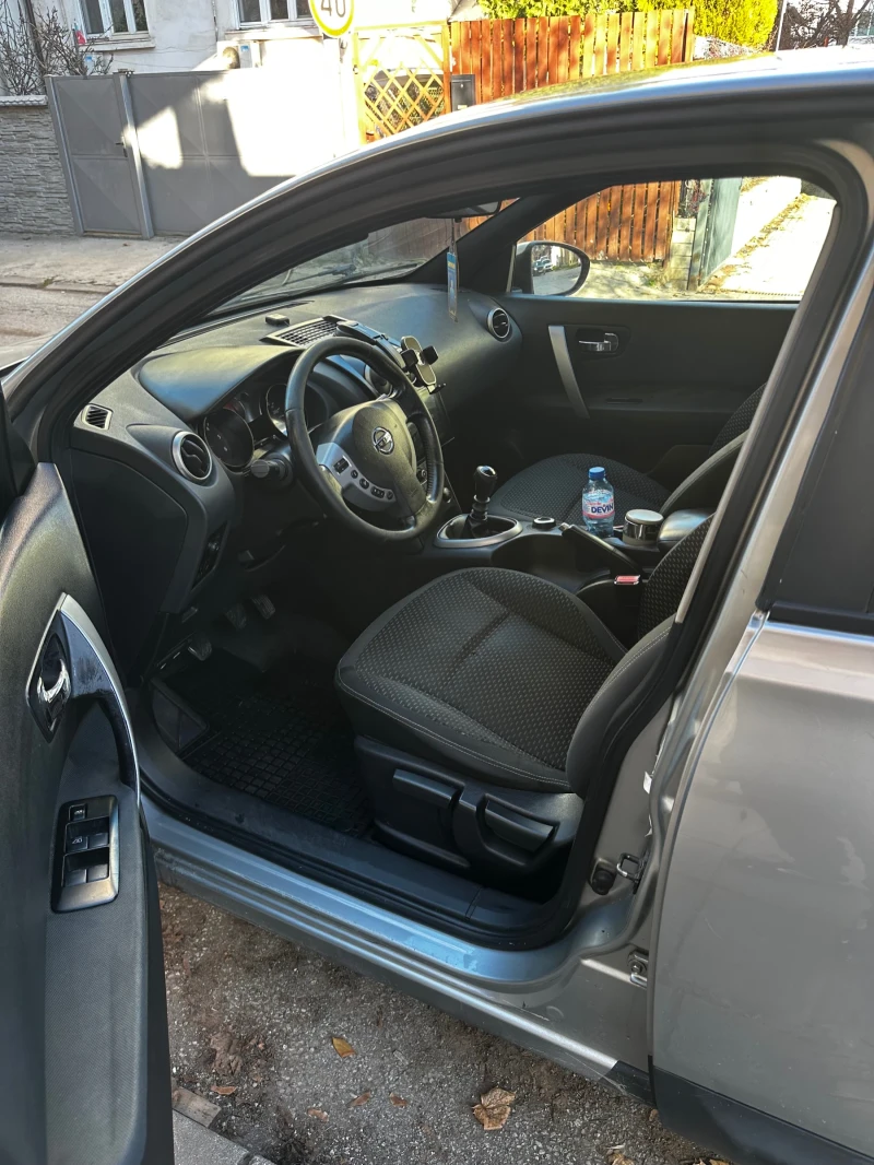Nissan Qashqai, снимка 6 - Автомобили и джипове - 52791188