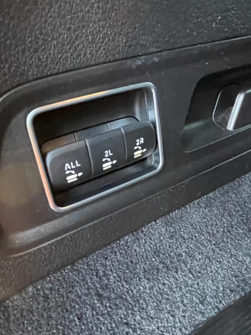 Mercedes-Benz GLS 400 4MATIC/330HP/PANO/7S/BURM/360/MASSAGE/MEMO/759g, снимка 13 - Автомобили и джипове - 53366876