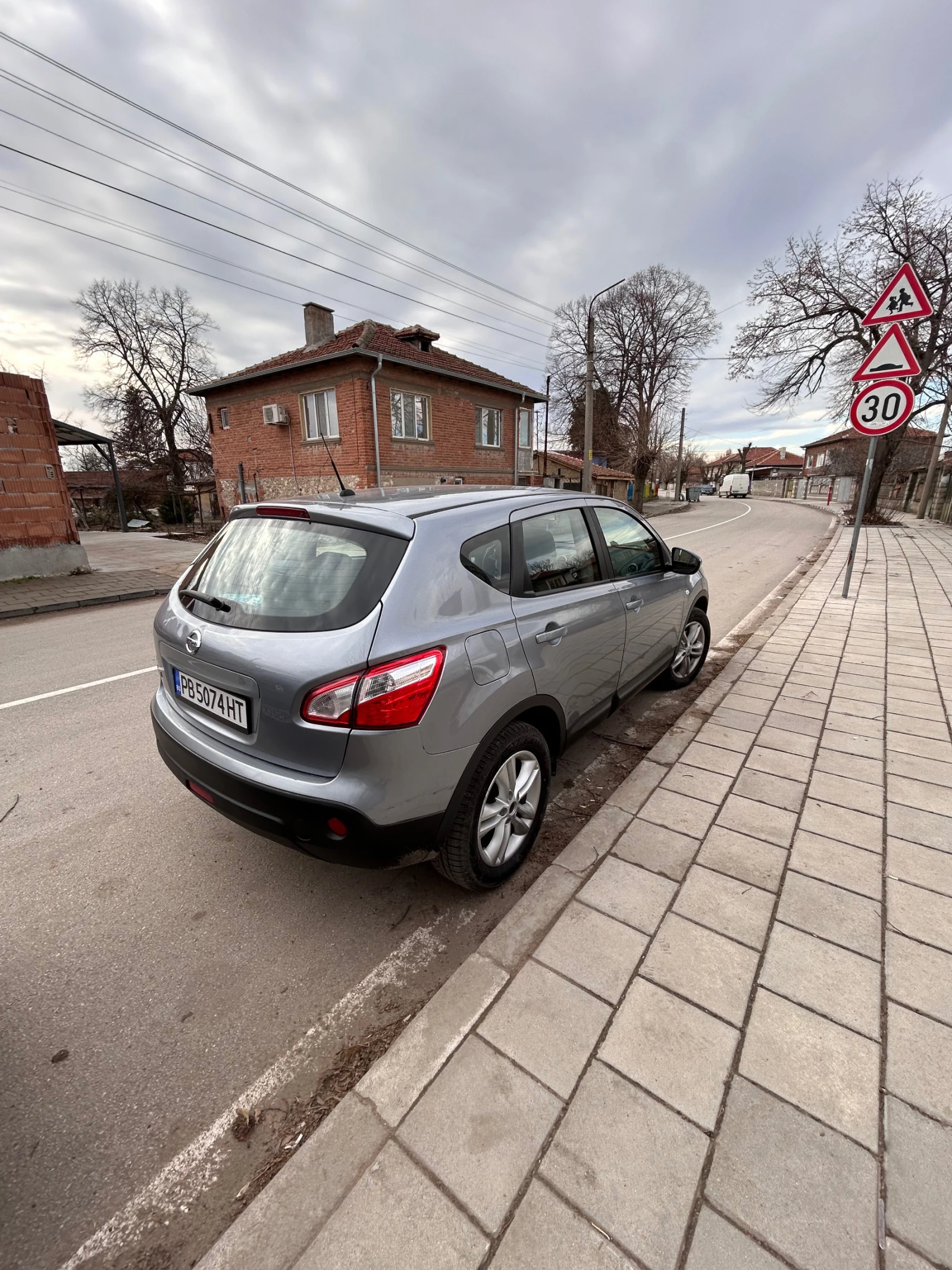 Nissan Qashqai Газ-Бензин 1.6 - изображение 8