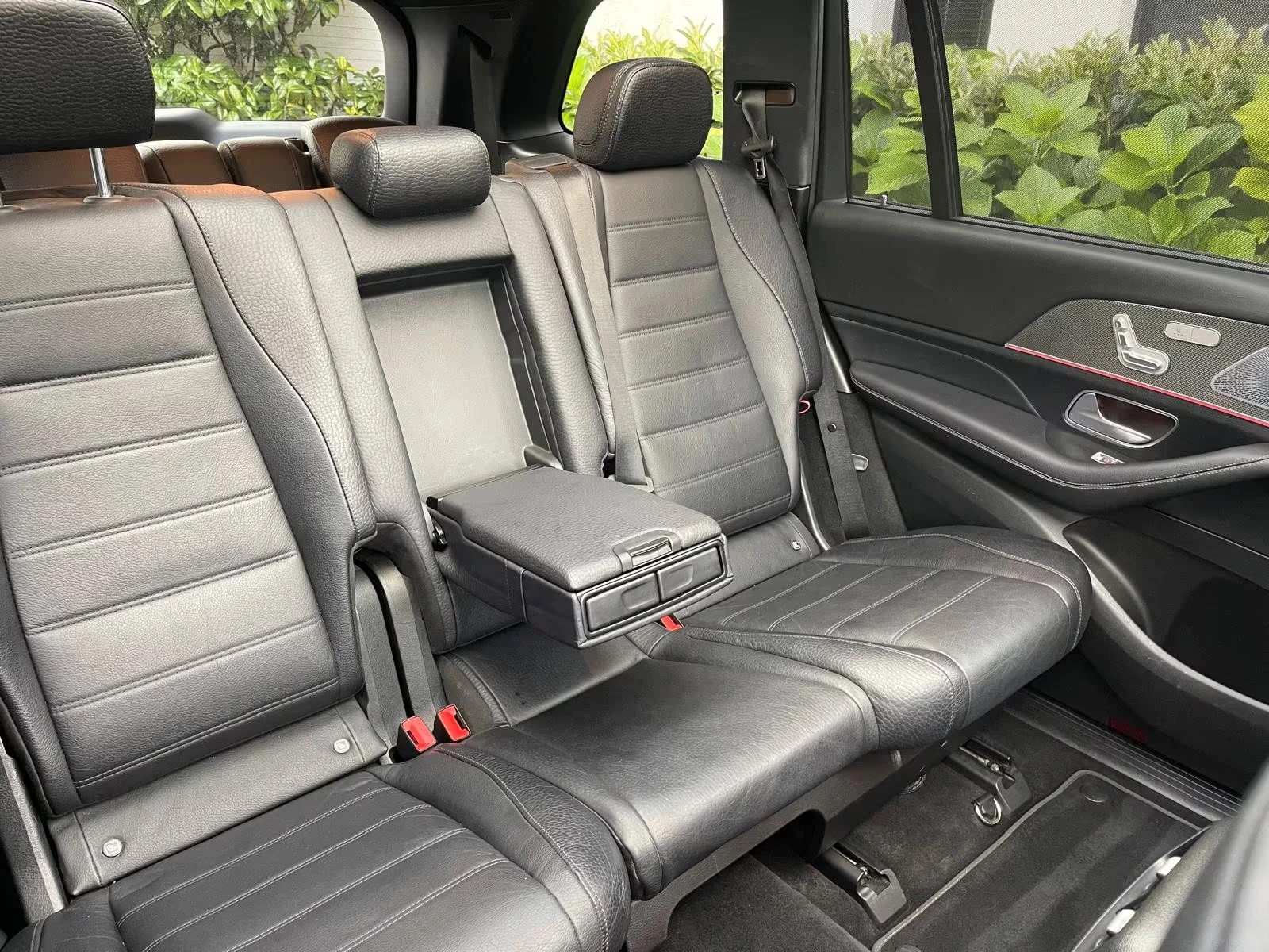 Mercedes-Benz GLS 400 4MATIC/330HP/PANO/7S/BURM/360/MASSAGE/MEMO/759g - изображение 10