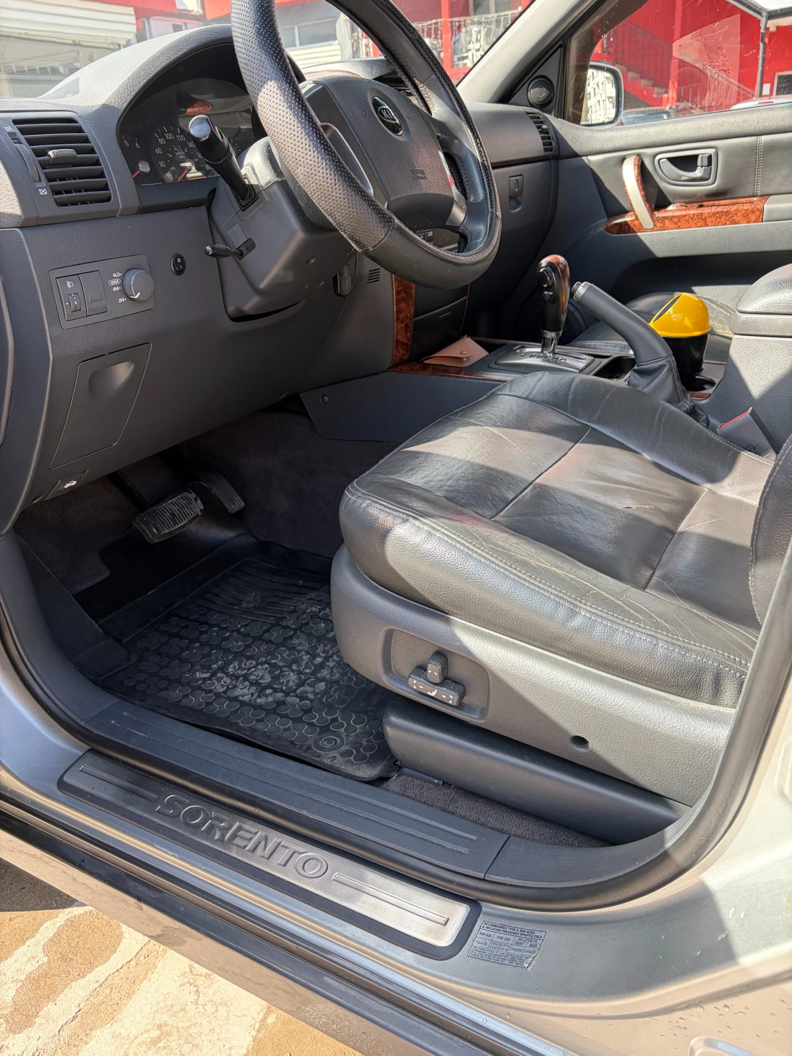 Kia Sorento CRDI , снимка 7 - Автомобили и джипове - 53759415