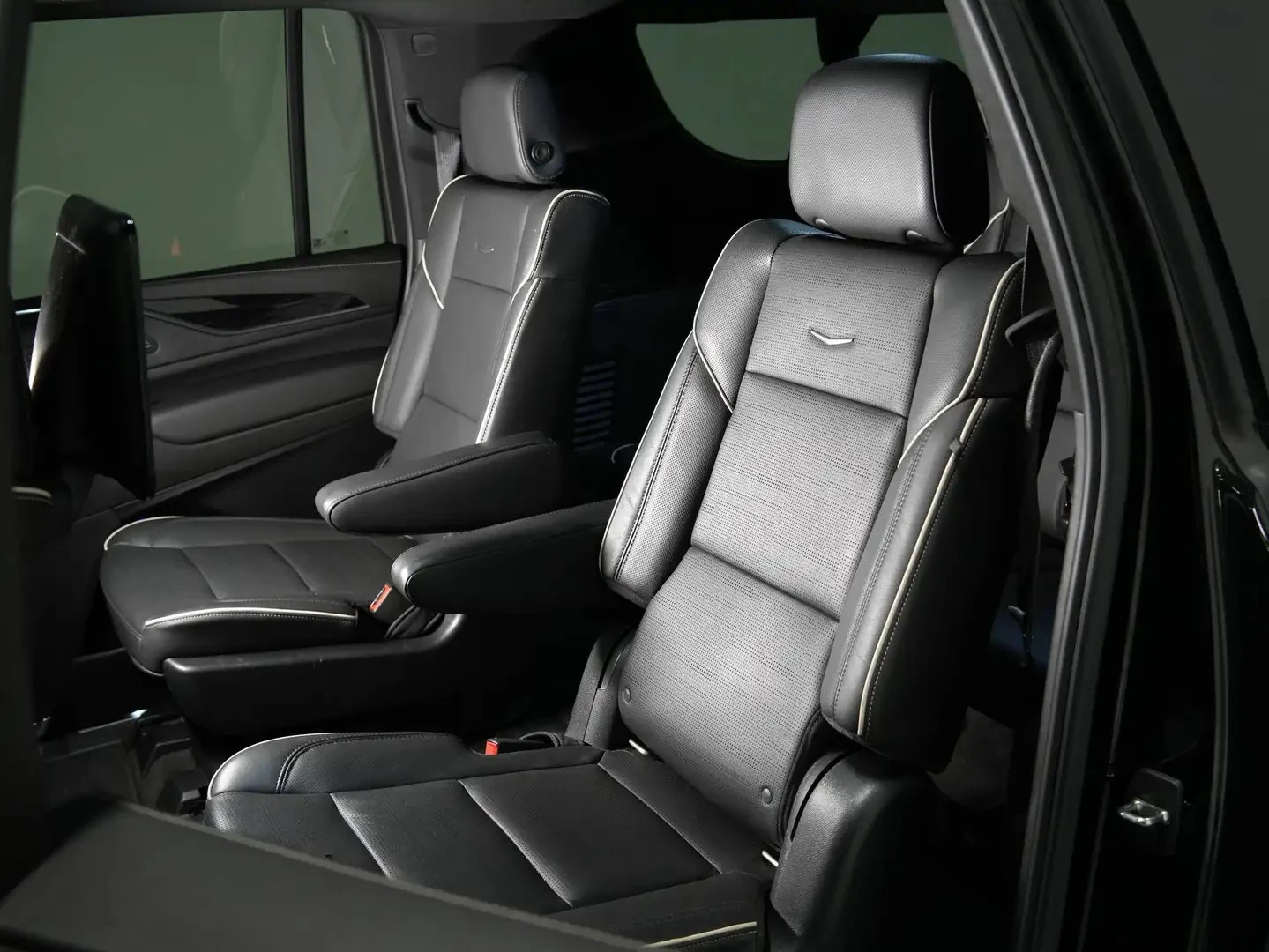 Cadillac Escalade ESV * AвтоКредит * (ЦЕНА ДО БГ), снимка 14 - Автомобили и джипове - 54973505