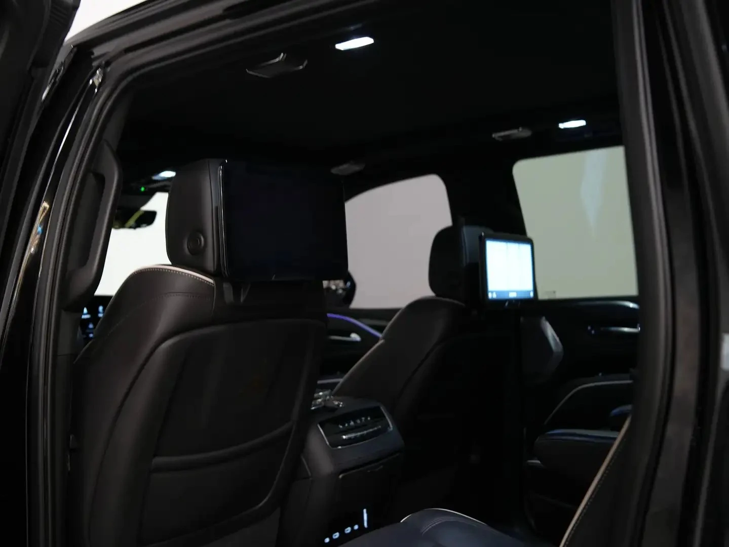 Cadillac Escalade ESV * AвтоКредит * (ЦЕНА ДО БГ), снимка 15 - Автомобили и джипове - 54973505